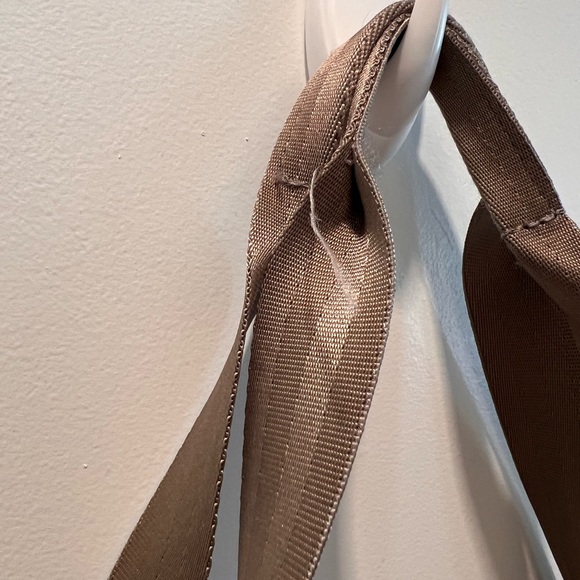 Hydro Flask Tan Duffel Bag - Picture 6 of 8